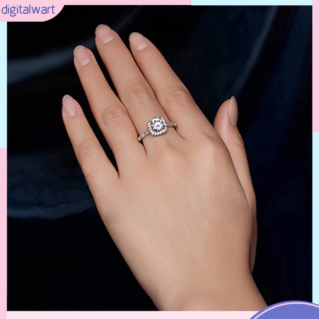 Nhẫn đính hôn mạ vàng trắng 9K đính kim cương nhân tạo