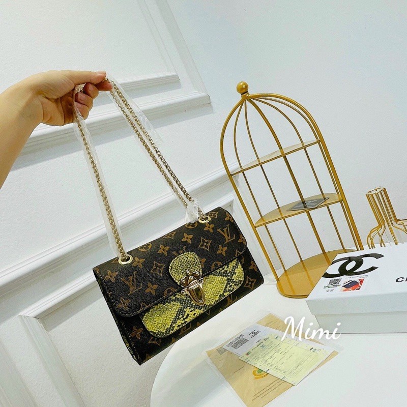 Túi đeo chéo khoá sập eo vì da rắn❣️Freeship❣️