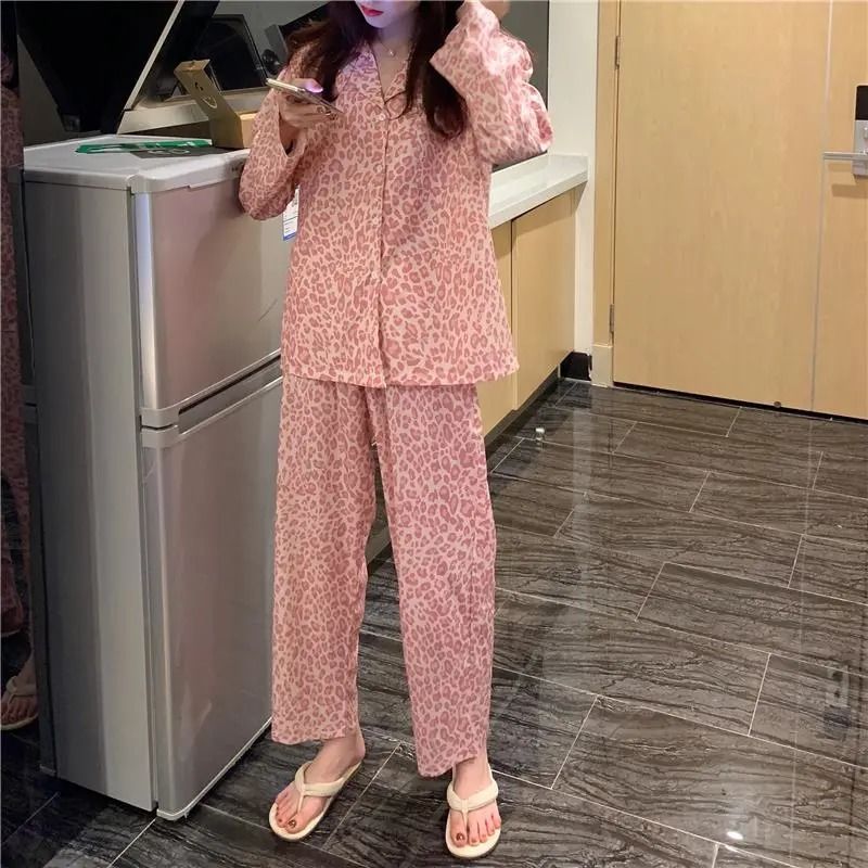 Bộ Đồ Ngủ Dài Tay Họa Tiết Da Báo Xinh Xắn Dành Cho Nữ | BigBuy360 - bigbuy360.vn