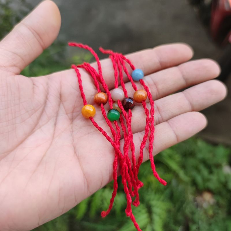 Vòng tay chỉ đỏ hạt đá, vòng tay chỉ đỏ hạt gỗ thơm, hạt gỗ dâu | BigBuy360 - bigbuy360.vn