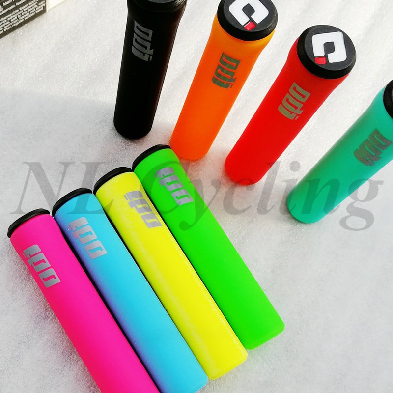 Tay Nắm Xe Đạp Leo Núi Bằng Silicon Mềm Siêu Nhẹ Chống Trượt Hấp Thụ Sốc