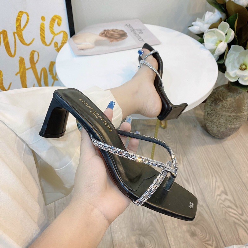 Guốc kẹp 3 dây hột đá gót dẹp 4p