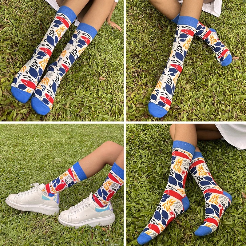 Đôi vớ FINETOO co giãn hoa văn độc đáo dành cho nữ