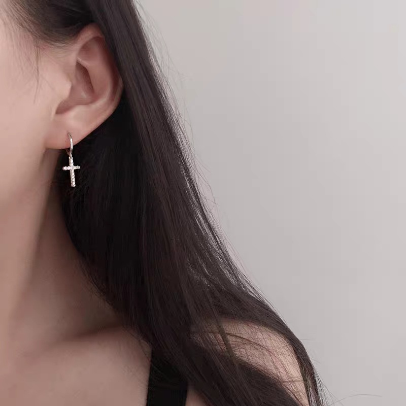 Đôi khuyên tai mặt hình chữ thập đính đá nhiều màu sắc thời trang