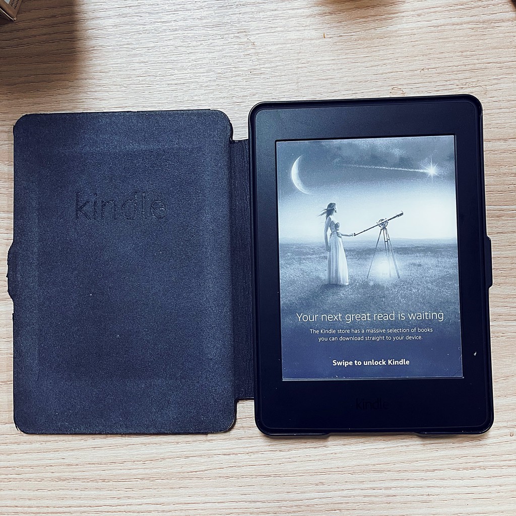 Máy đọc sách Kindle PaperWhite Gen 3 (7th) LIKE NEW - TẶNG KÈM CASE