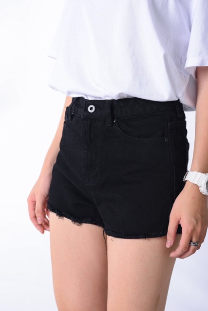 Short đen trơn lưng siêu cao