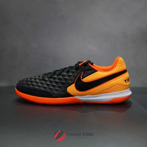 【Giày chạy thể thao】GIÀY ĐÁ BÓNG CHÍNH HÃNG NIKE TIEMPO LEGEND 8 ACADEMY IC – AT6099-008 – ĐEN / CAM