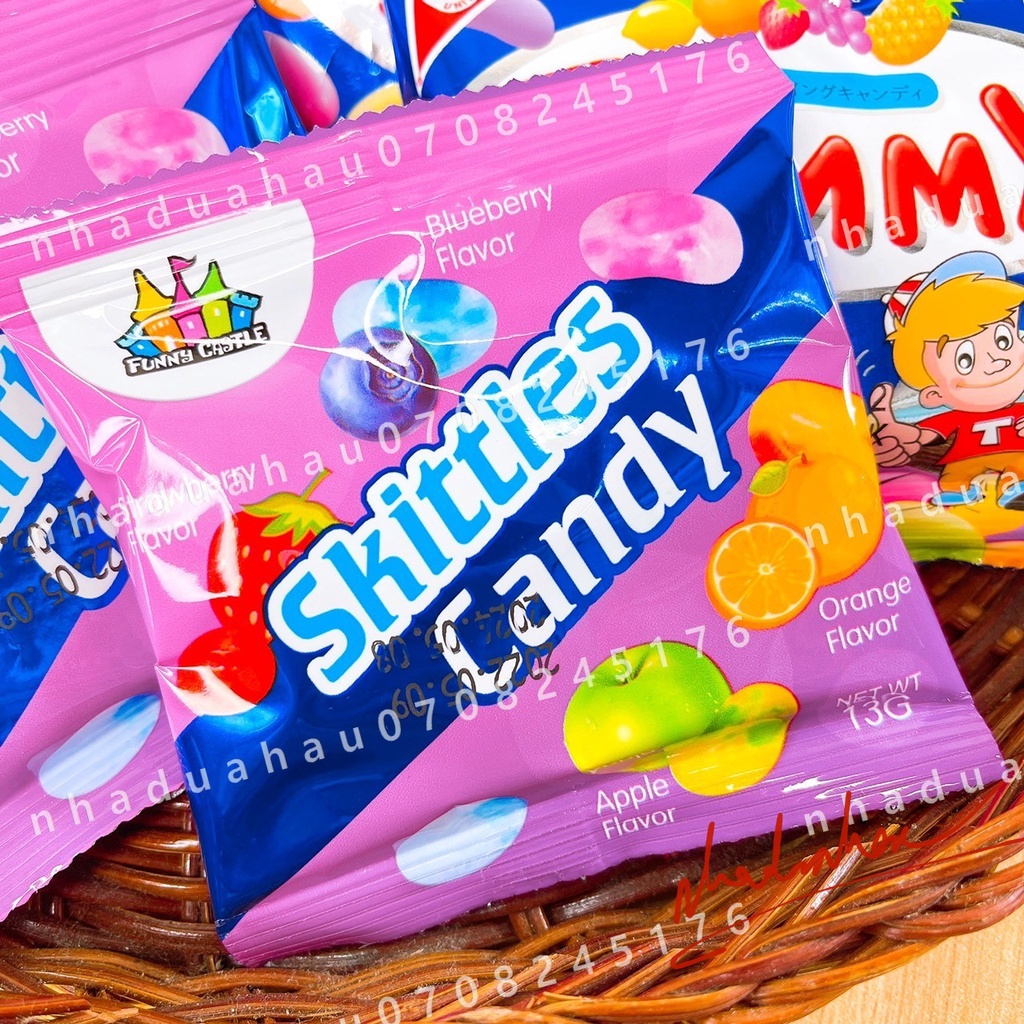 Một gói kẹo nhai mềm vị trái cây hình vỏ trứng Skittles Hongkong cho bé gói 14gam