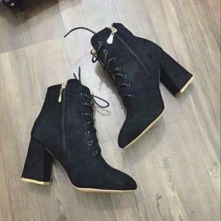 Bốt da lộn buộc dây