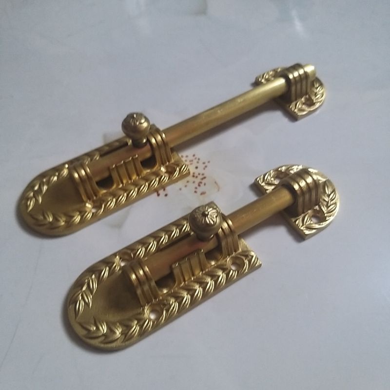 Chốt cửa gỗ bằng đồng thau có hoa văn bông lúa
