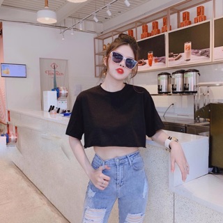 Áo croptop cổ tròn