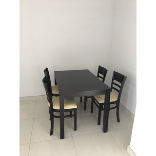 Bộ ăn cabin có cả 4 ghế
