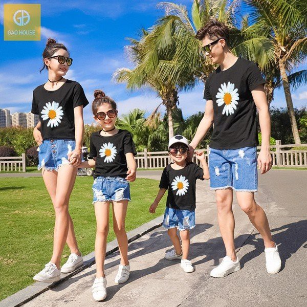 áo thun gia đình hoa cúc màu đen Chất đẹp giá tận xưởng