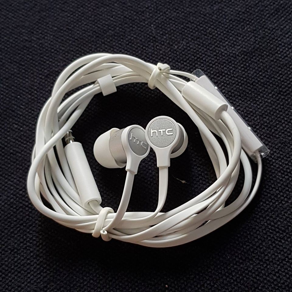 Tai nghe HTC E240 Pro Chính Hãng siêu âm Bass Bossted - Bản âm đặc biệt- Kèm Quà Tặng