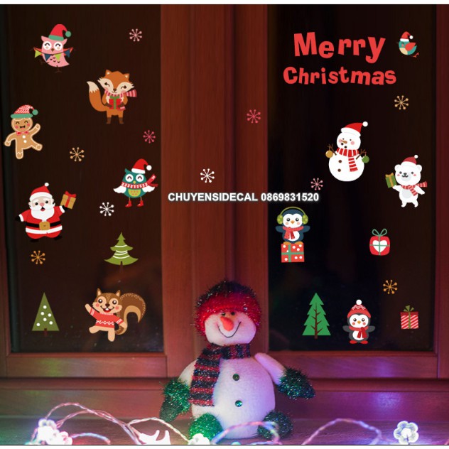 Decal trang trí tường Noel - Sóc và Chim cánh cục vui lễ giáng sinh