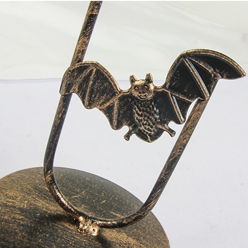Giá Đỡ Đèn Cầy Bằng Sắt Phong Cách Halloween Độc Đáo