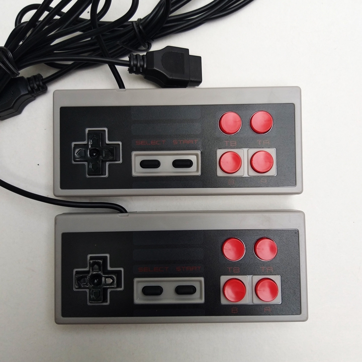 Máy chơi game cổ điển NES Classic 620 games trong 1 với 2 tay cầm 4 nút