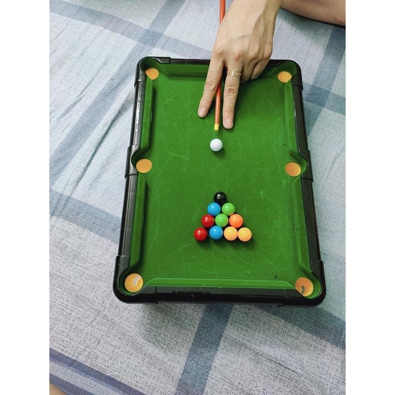 Bộ đồ chơi bàn bia cho bé