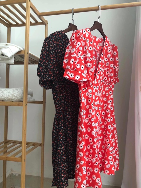 Váy hoa nhí cổ V nhún ngực