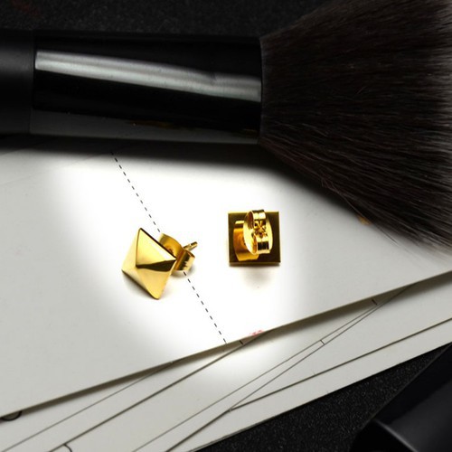 Bông Tai Nữ Hình Vuông Titan Ko Đen TT 2846