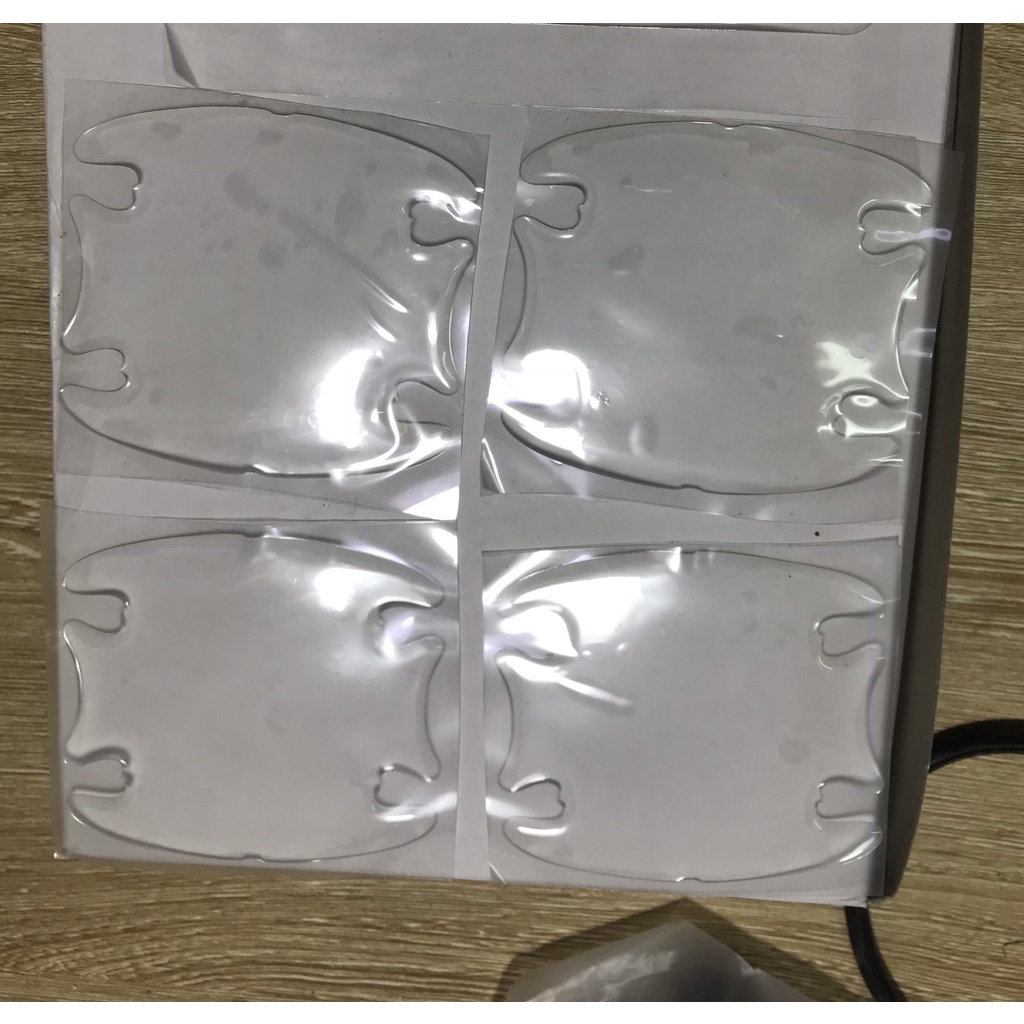 Bộ 10 miếng dán chống trầy xước tay nắm cửa, hõm cửa, gương xe hơi - Chất liệu silicone trong suốt