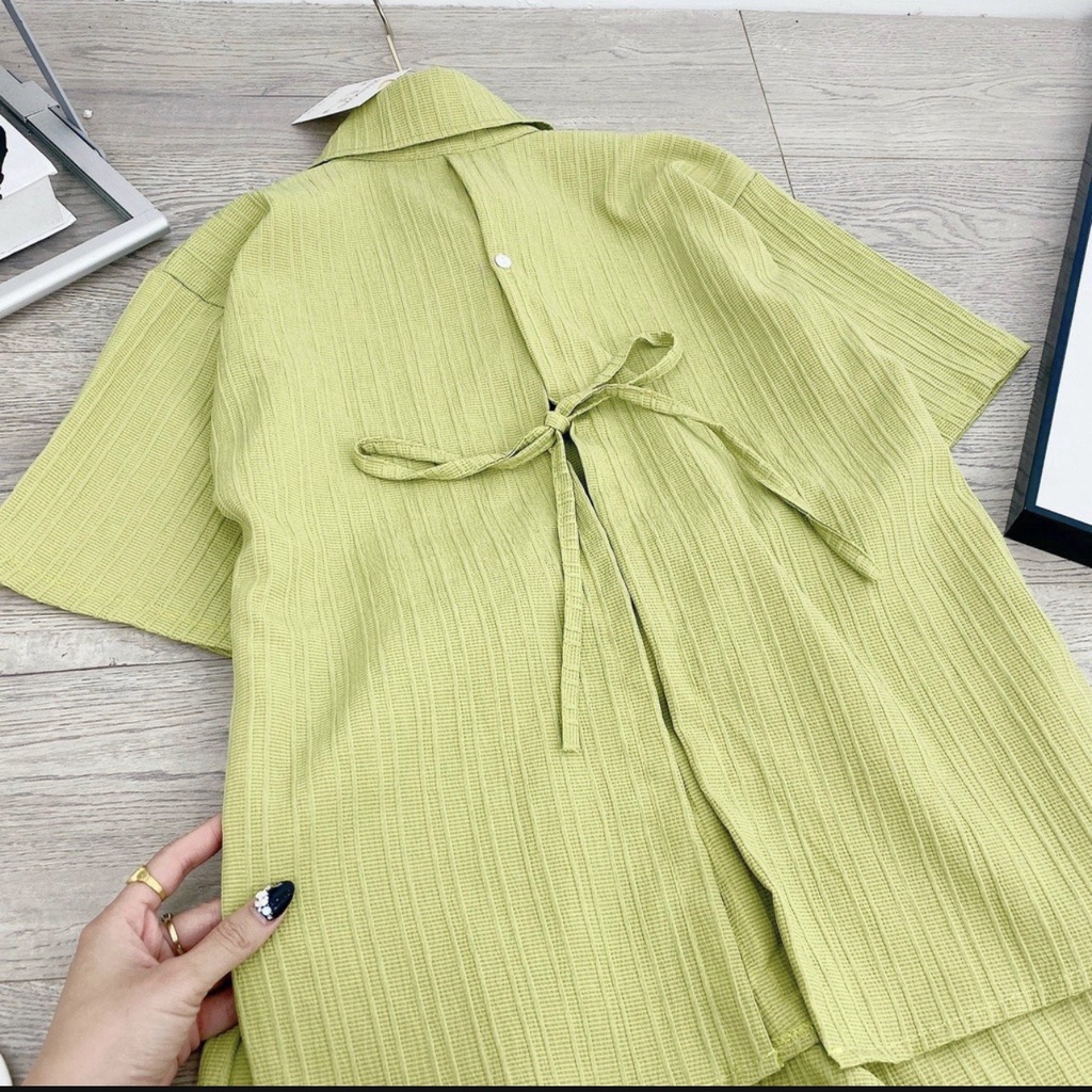 Set áo sơ mi xẻ thắt nơ phía sau + quần short chất đũi xước nhiều màu Okélla