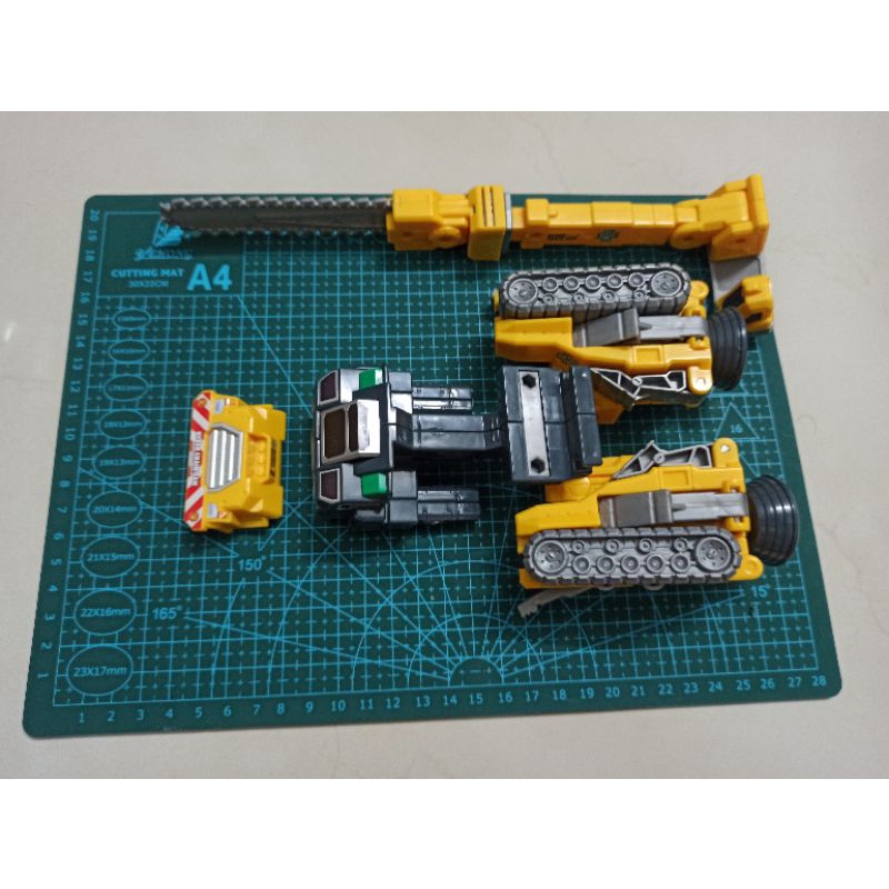 Mô hình robot hyper rescue driver head