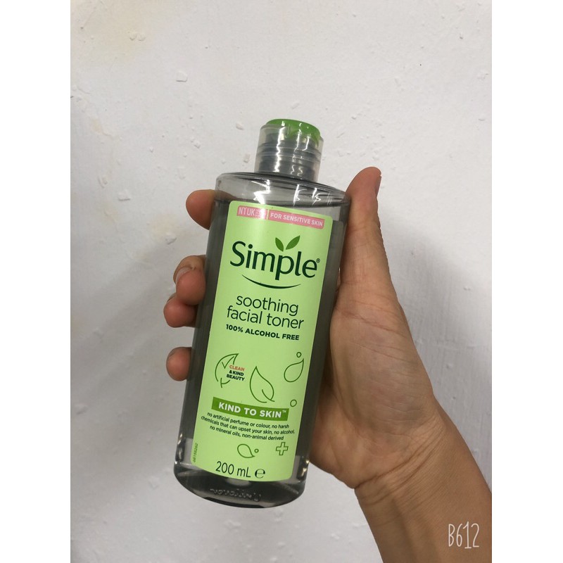 Sữa rửa mặt / toner Simple