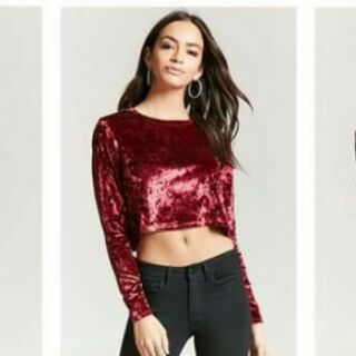 Áo croptop nhung mốc F21
