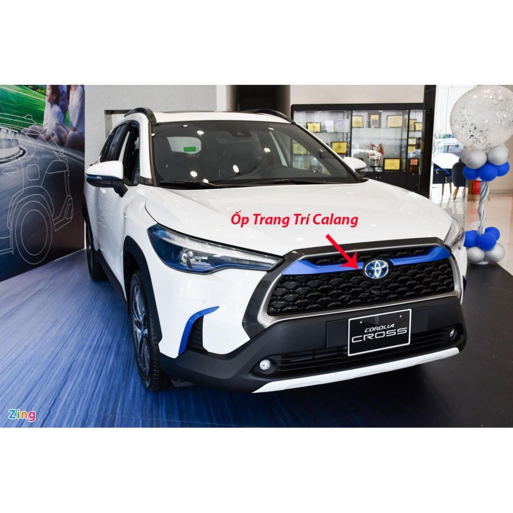 Ốp Trang Trí Calang Xe Toyota Cross 2020 2021 có 2 màu lựa chọn