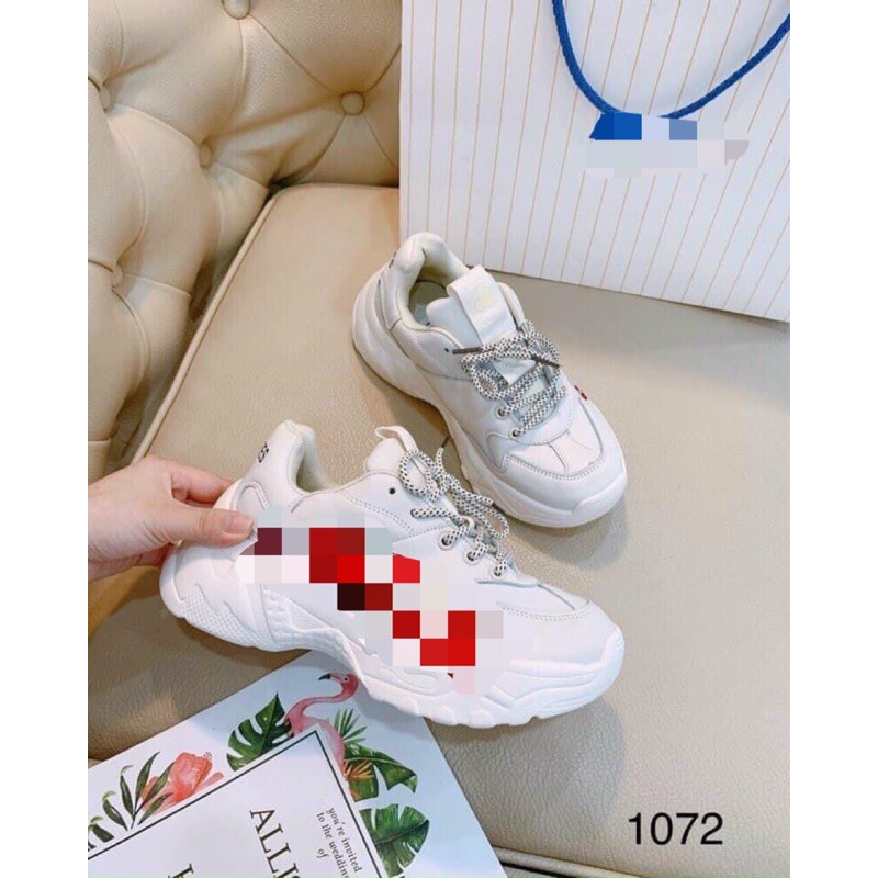 GIÀY THỂ THAO CHỮ ĐỎ SIÊU HOT | BigBuy360 - bigbuy360.vn