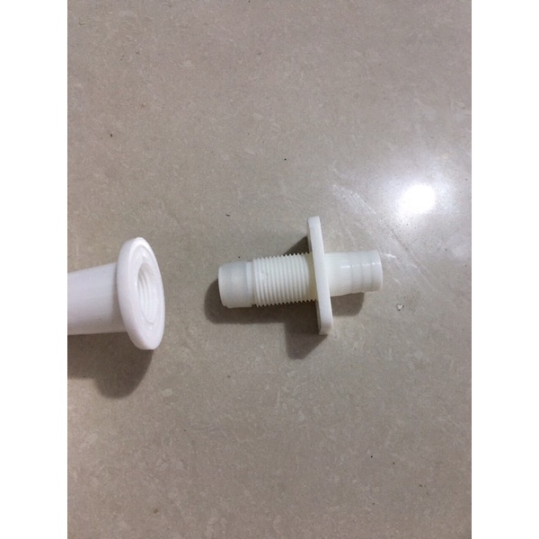 Đầu nối ren trong vòi máy nước nóng lạnh