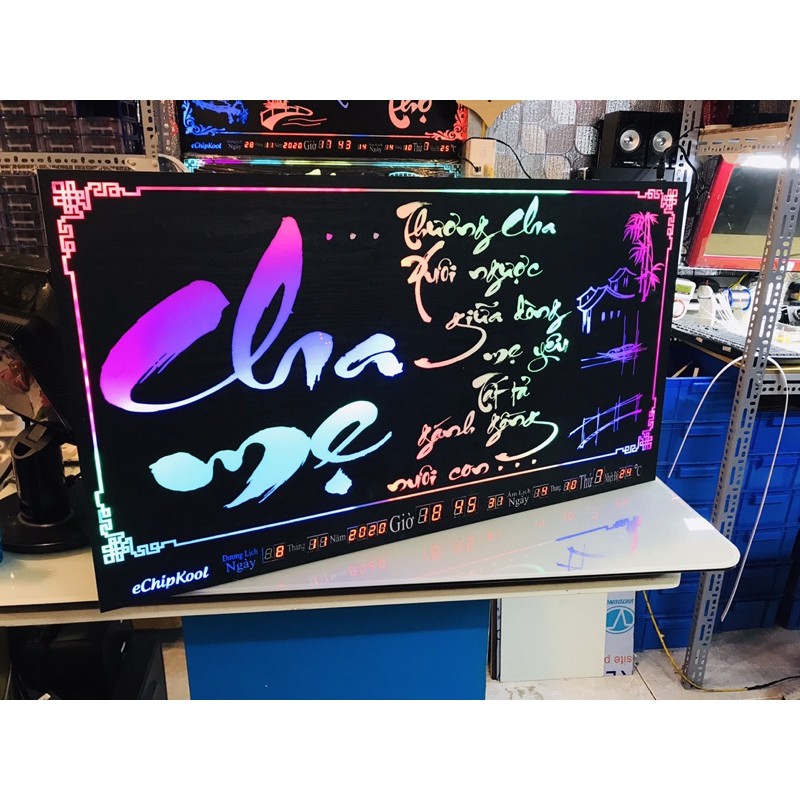 Đồng hồ led tranh lịch vạn niên cha mẹ