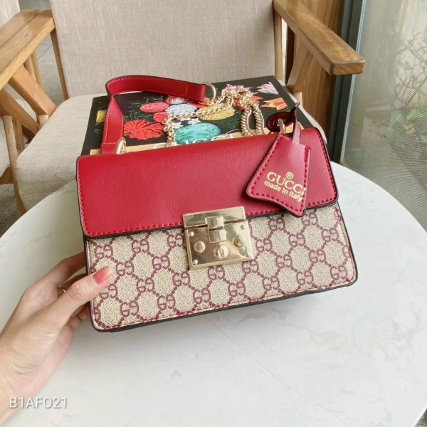 Túi Gucci Padlock Classic cực sang cực xịn ạ Form túi cứng cáp, vừa đeo chéo vừa kẹp nách nhaaa Size 21 cm