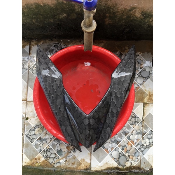 chữ v ốp sợi carbon fiber