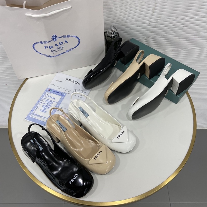 Sandal mũi tròn prada gót vuông 3p