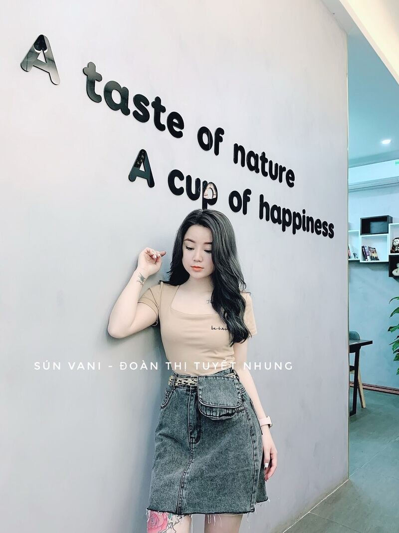 áo cổ vuông tay ngắn thêu chữ chất zip xịn nhiều màu