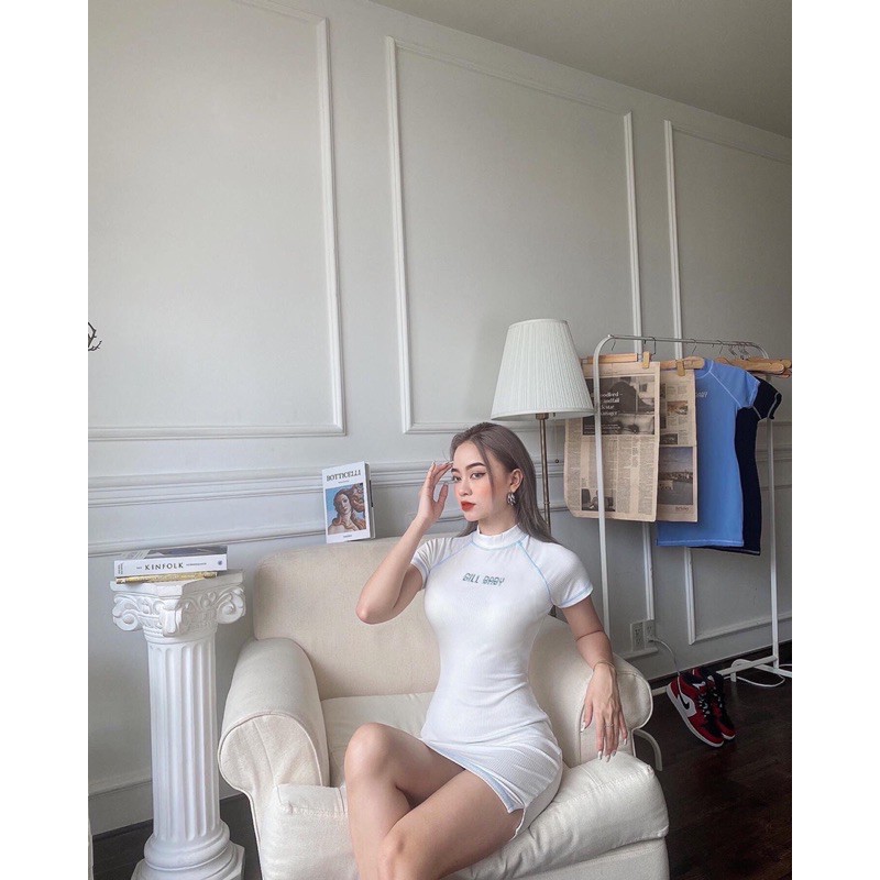 [Mã SKAMA06 giảm 8% tối đa 50K đơn 250K] Đầm Body Basic Tay Ngắn Chất Thun Gân Logo Thêu Năng Động (ATYPICAL DRESS) | BigBuy360 - bigbuy360.vn