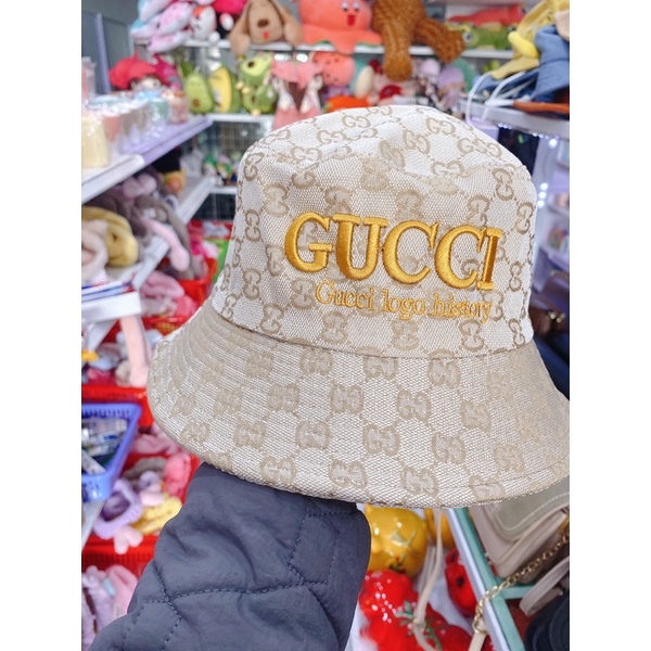 Mũ vành gucci