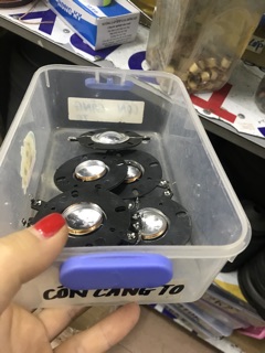 2 chiếc Côn loa càng to