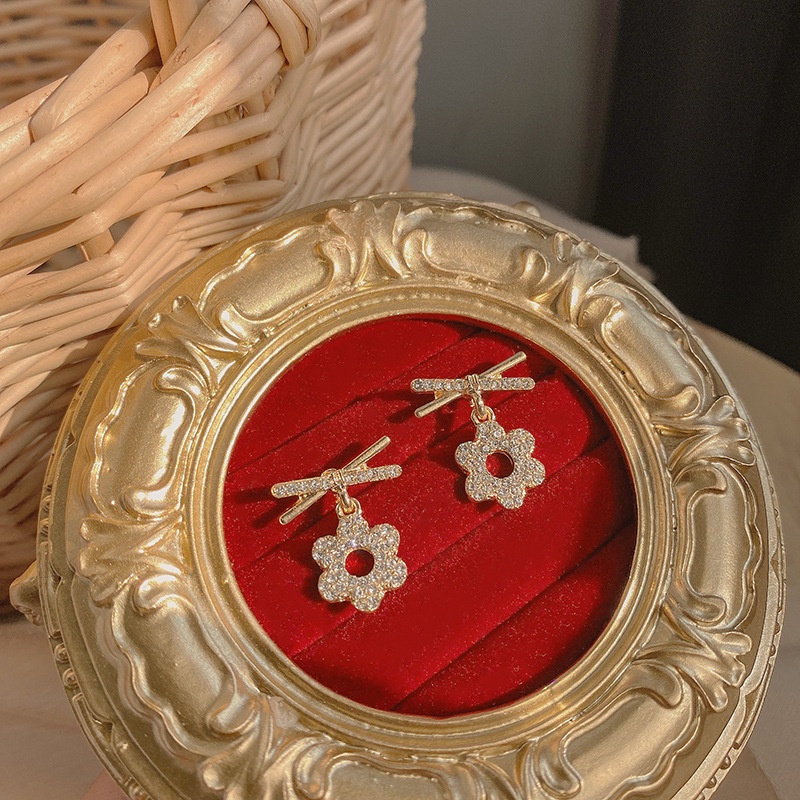 Khuyên tai hình hoa cúc đính đá đơn giản thời trang cho nữ