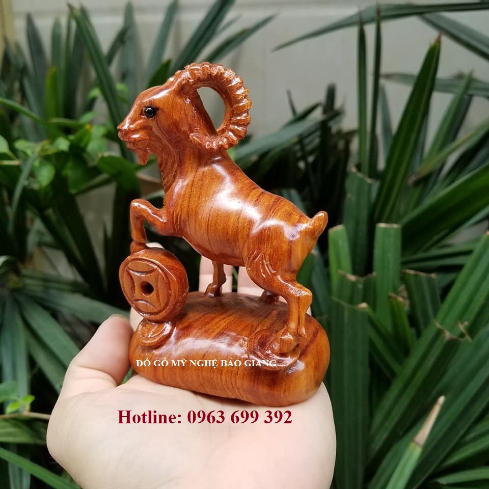 Tượng con dê gỗ hương 12 cm (mẫu mới)