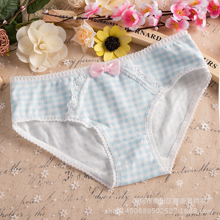 Set 4 quần lót cotton thông hơi cute phong cách hàn quốc hình dâu trắng