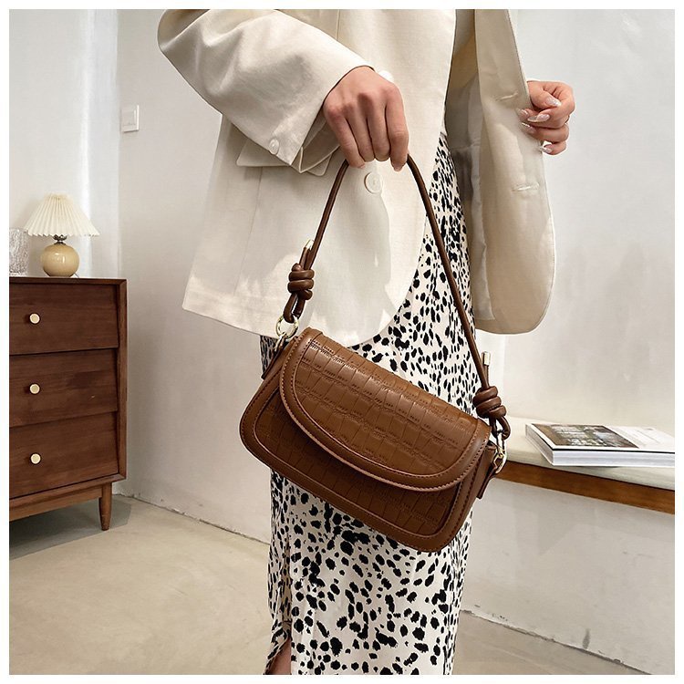 Túi xách nữ Quảng Châu đeo chéo đeo vai phong cách Vintage dập vân nổi cao cấp O4T1-2096