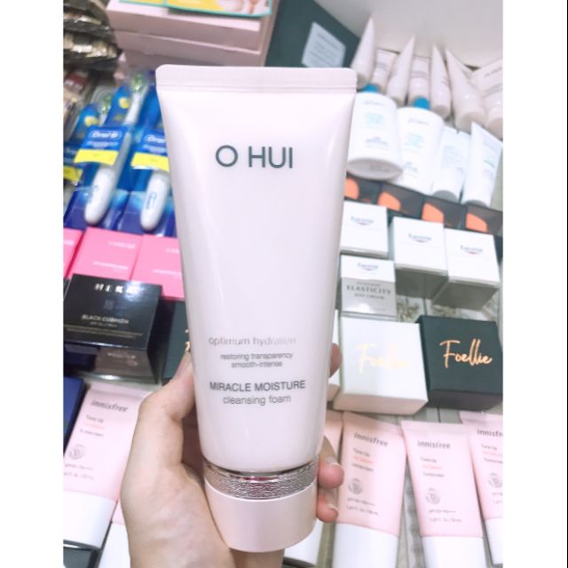 Sữa Rửa Mặt Ohui Miracle Moisture Cleansing Foam