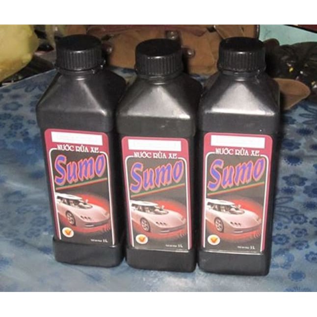 Nước rửa xe bảo vệ màu sơn xe SUMO 1 lít đánh bay những vết bẩn cứng đầu lâu ngày mà vẫn an toàn tuyệt đối với da tay