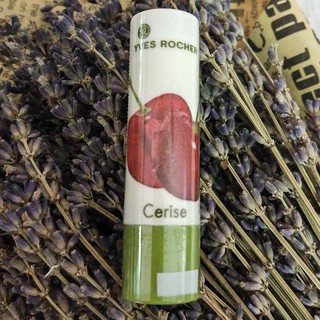 Son Dưỡng Môi Hương Cherry Yves Rocher Lip Balm 4.8g