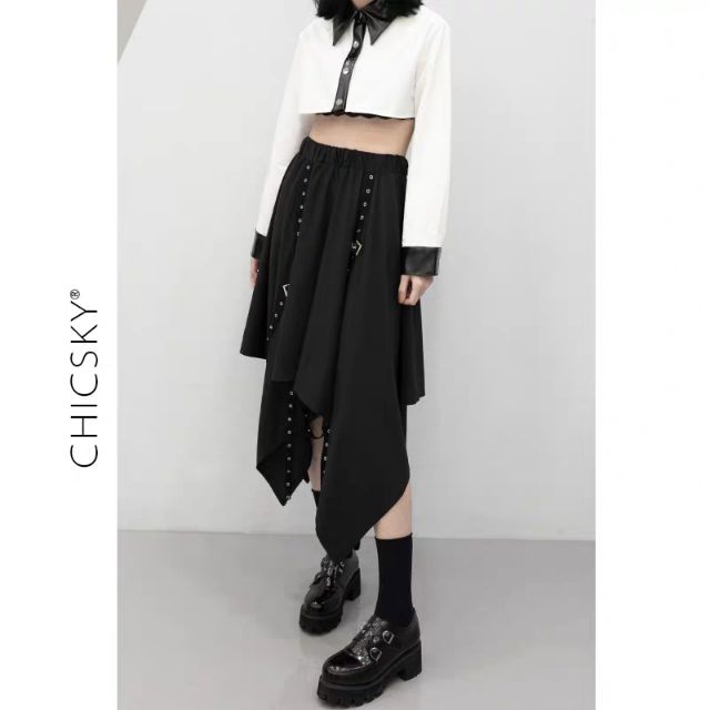 Chân váy đen xòe vạt lệch xẻ chéo cách điệu cá tính với dây kim loại style Ulzzang siêu chất 😍