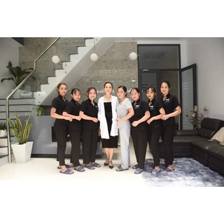 Đồng phục spa màu đen mẫu kiểu dáng xinh