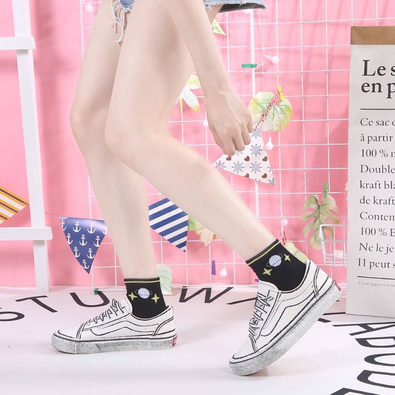 Tất Cổ Trung Họa Tiết Xinh Xắn - Vớ Họa Tiết Chill Cổ Trung